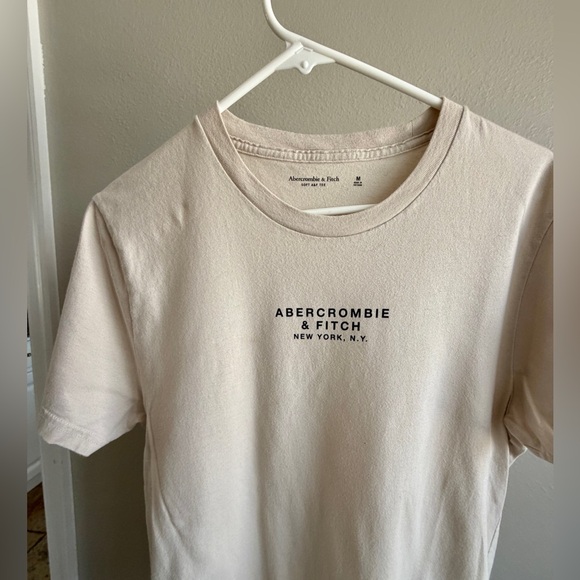 Abercrombie & Fitch men's graphic T Shirt Size M Medium Logo Short sleeve - Picture 2 of 5